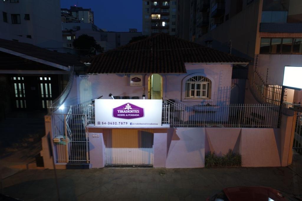 Hostel E Pousada Tiradentes 774 Passo Fundo Exterior photo